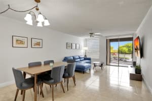 6301 N University Drive 319, Tamarac