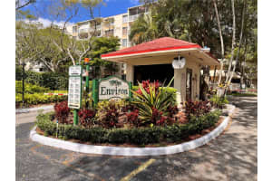 7041 Environ Blvd 327, Lauderhill