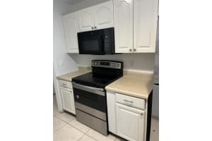 2952 Nw 55th Ave 2a, Lauderhill