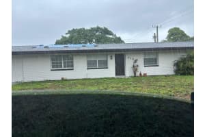 6101 Plunkett, Hollywood