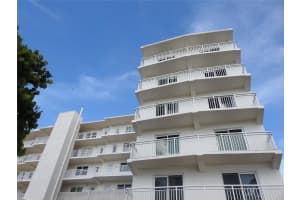 901 S Surf Rd 401, Hollywood
