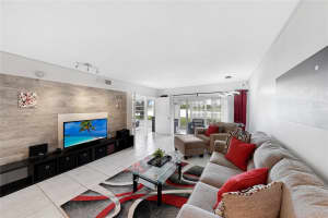 2751 N Palm Aire Dr 102, Pompano Beach 2751 N Palm Aire Dr 102, Pompano Beach