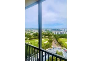 20301 W Country Club Drive 1821, Aventura
