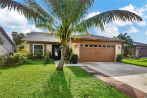 5105 Arbor Glen Cir, Lake Worth