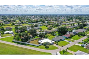 137 Se Santa Barbara Place, Cape Coral