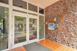 3161 S Ocean Dr 207, Hallandale Beach
