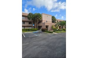 7442 Ashmont Cir 203, Tamarac