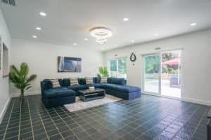 3150 Calle Largo Drive, Hollywood