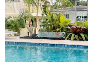 219 Ne 2 Place, Dania Beach