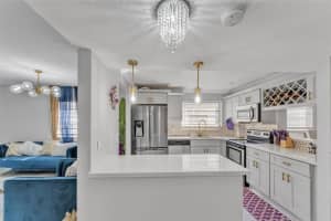 7653 Nw 79th Avenue 208, Tamarac