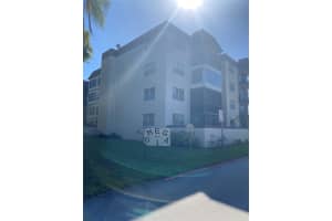 1681 Nw 70th Avenue 304, Plantation