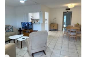 1010 Islewood D 1010, Deerfield Beach