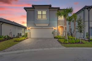 4422 S Silverwood Ln, Fort Lauderdale