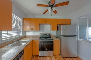 7891 Sunrise Lakes Dr 304, Sunrise