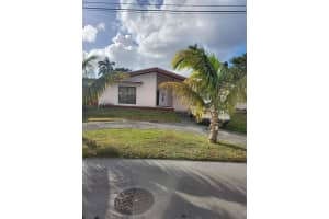 3828 E Lake Ter, Miramar