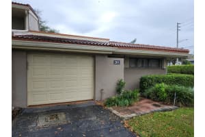 201 Dunwoody Ln 17-87, Hollywood