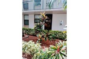 8421 Forest Hills Dr 102, Coral Springs