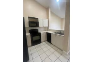 2903 Se 17th Avenue 211, Homestead