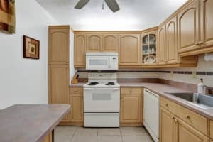 2831 Somerset Dr 414, Lauderdale Lakes