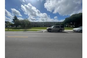 70 Ne 202 Te T12, Miami Gardens