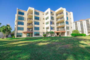 374 Golfview Rd 106, North Palm Beach