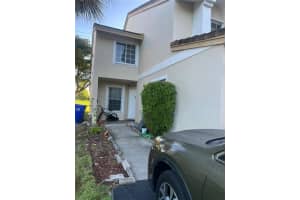 8121 Southgate Blvd, North Lauderdale