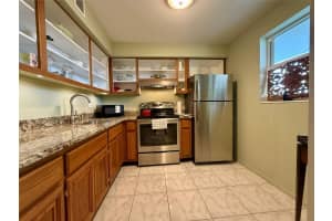 2800 Nw 47th Terrace 403b, Lauderdale Lakes