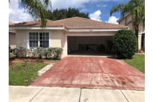 4122 E Silverado Circle, Davie