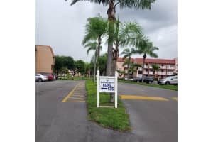 9721 Sunrise Lakes Boulevard 305, Sunrise