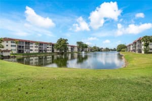 411 S Hollybrook Dr 203, Pembroke Pines