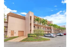 10405 Sunrise Lakes Blvd 304, Sunrise