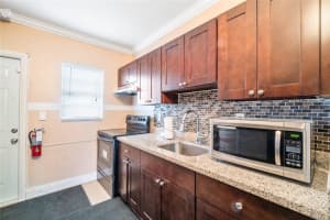736 Nw 14th Ter 3, Fort Lauderdale