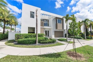 7477 Nw 99 Ave, Doral
