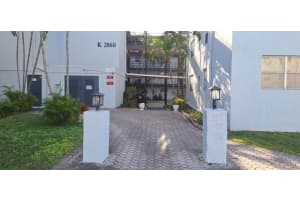2860 Somerset Dr 202, Lauderdale Lakes