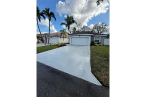 18316 Nw 6th St, Pembroke Pines