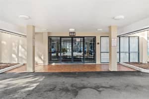 4154 Inverrary Dr 403, Lauderhill