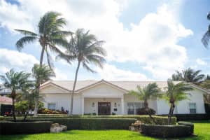 8 Oneida Ln, Sea Ranch Lakes