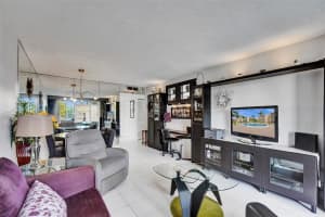 2831 Somerset Dr 107, Lauderdale Lakes