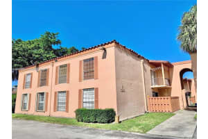 7230 Fairway Dr F8, Miami Lakes