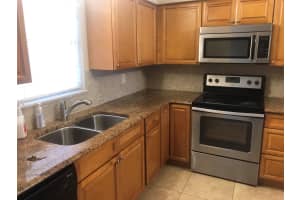 2333 Indian River Blvd 102, Vero Beach