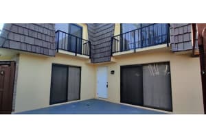 681 Springdale Cir, Palm Springs