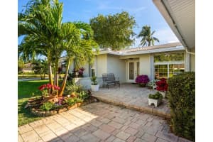 906 Nw 83rd Dr, Coral Springs