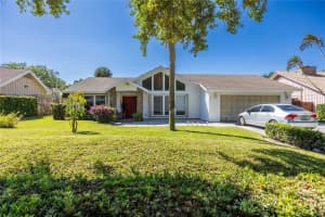 820 Sw 20th Street, Boca Raton