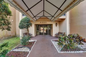 4060 N Hills Dr 32, Hollywood