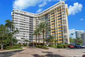 100 Golden Isles Dr 313, Hallandale Beach