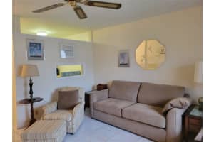 820 Sw 11th Ave 8b, Hallandale Beach