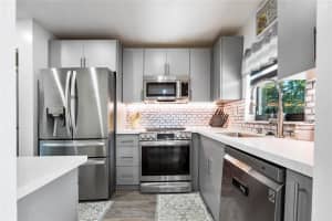 10123 Sunrise Lakes Boulevard 307, Sunrise