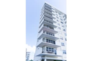 401 Golden Isles Dr 412, Hallandale Beach
