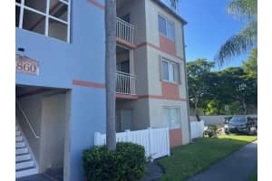 18860 Nw 57th Avenue 106, Hialeah