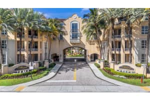 3001 Ne 185th Street 111, Aventura